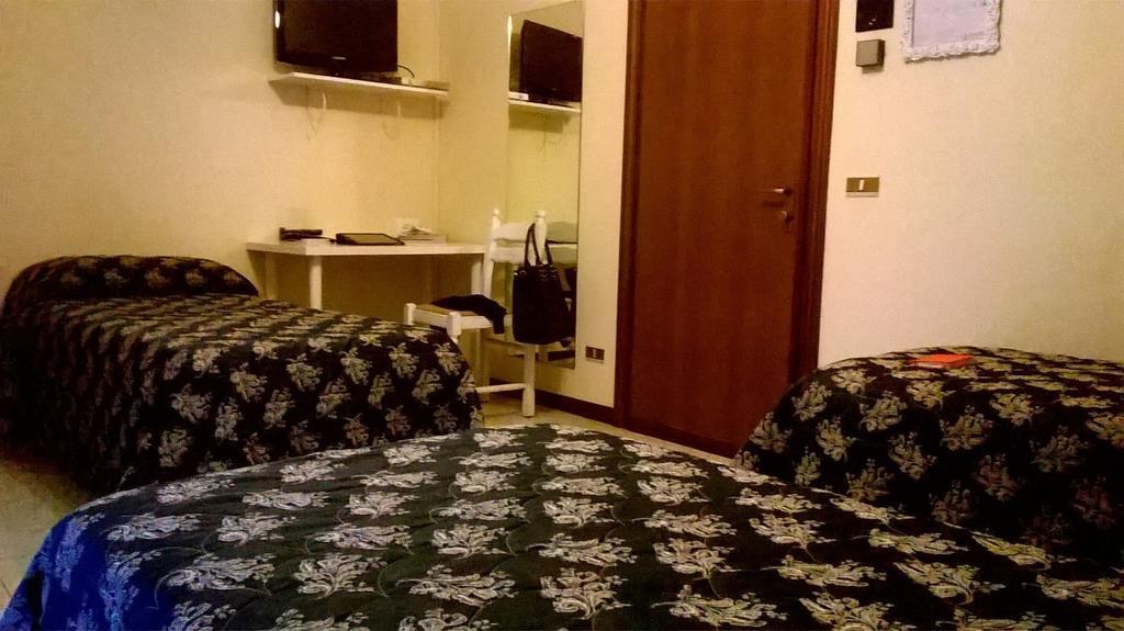 Hotel Sullivan Ponte San Marco Oda fotoğraf